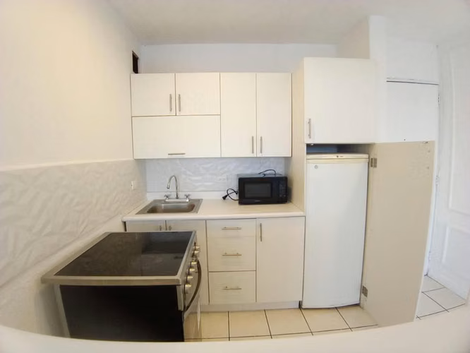 Zona 9 Cortijo Reforma apartamento semi amueblado