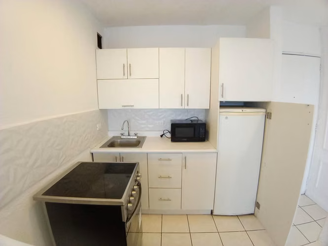 Zona 9 Cortijo Reforma apartamento semi amueblado