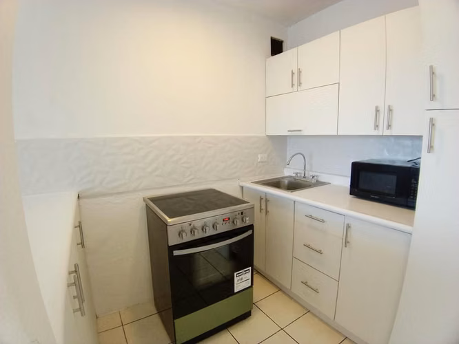 Zona 9 Cortijo Reforma apartamento semi amueblado