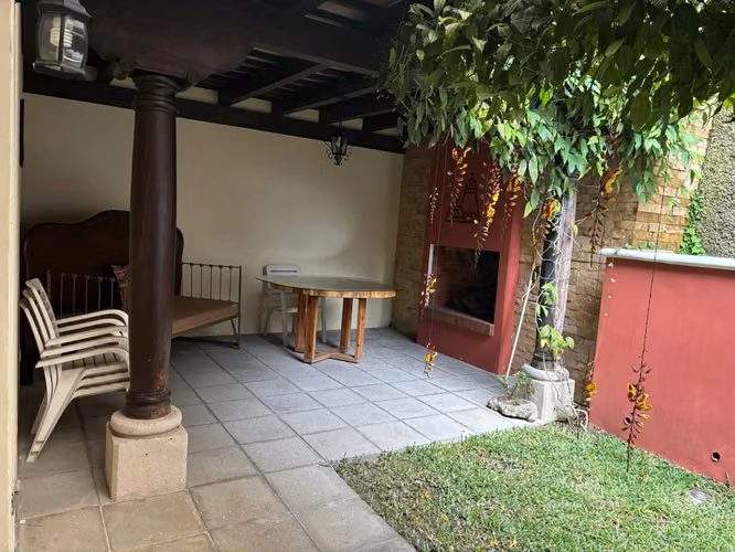 ALQUILER AMPLIA CASA AMUEBLADA EN ANTIGUA GUATEMALA - Imagen 7