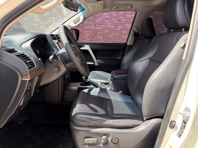 Toyota Land Cruiser Prado VX de Agencia Modelo 2019 - Imagen 9