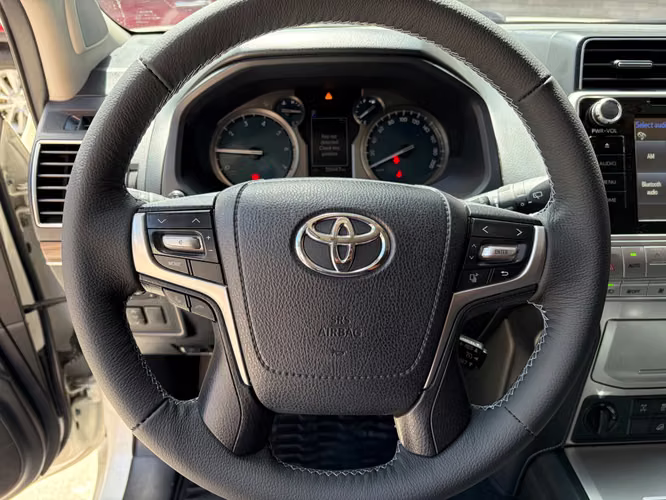 Toyota Land Cruiser Prado VX de Agencia Modelo 2019 - Imagen 19