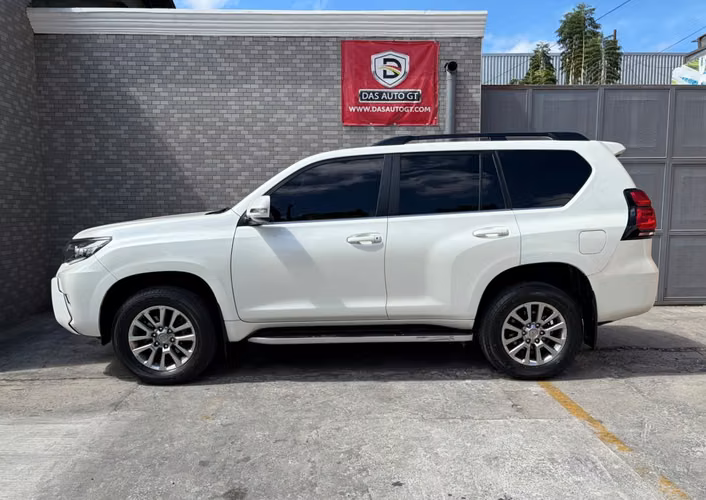 Toyota Land Cruiser Prado VX de Agencia Modelo 2019 - Imagen 6