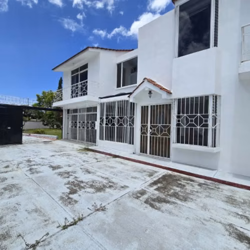 Casa con Amplio Terreno en Venta Bulevar San Cristóbal - Imagen 2