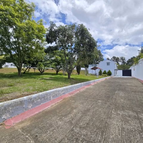 Casa con Amplio Terreno en Venta Bulevar San Cristóbal - Imagen 1