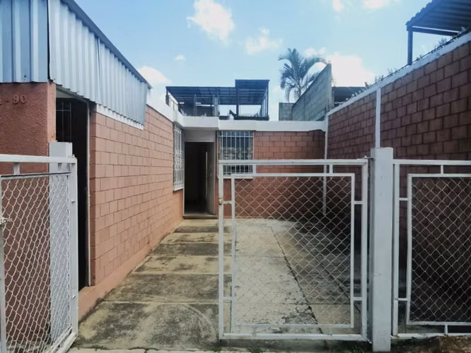 Casa en Alquiler en Zona 11 de Mixco - Imagen 1