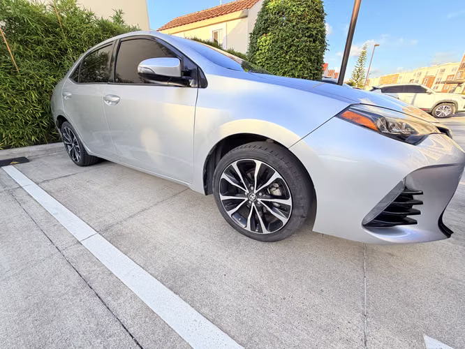 Toyota Corolla 2017 SE Edición 50 Aniversario - Imagen 5