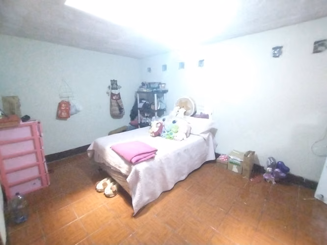 VENDO : CASA GRANDE de 3 niveles en excelente ubicacion en VILLA CANELES - Imagen 6