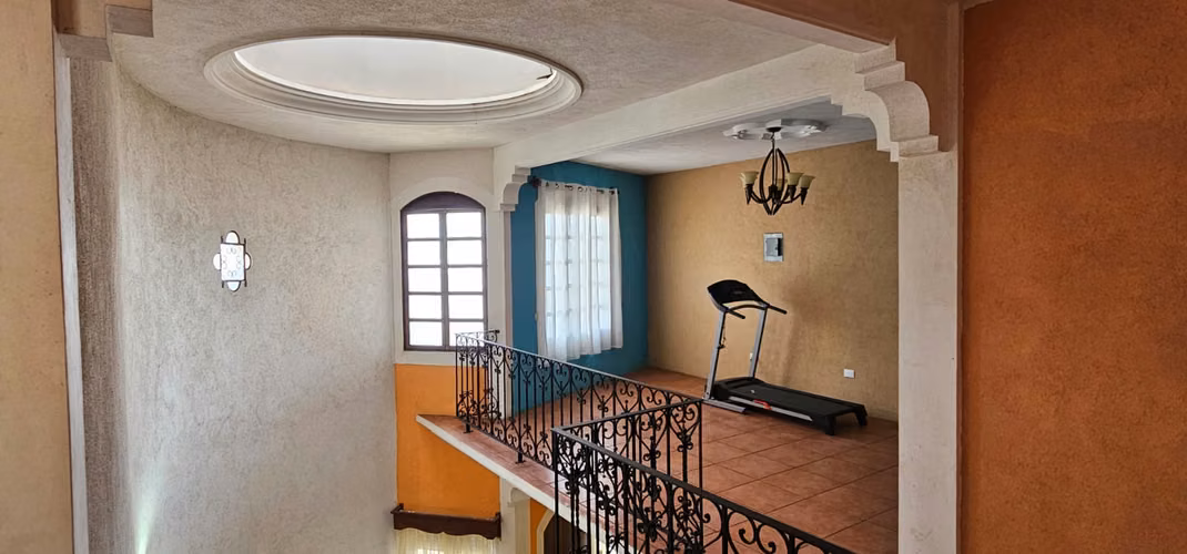 Casa en Renta cerca de Hobbitenango | Jardín, Churrasquera y 3 Parqueos | PV