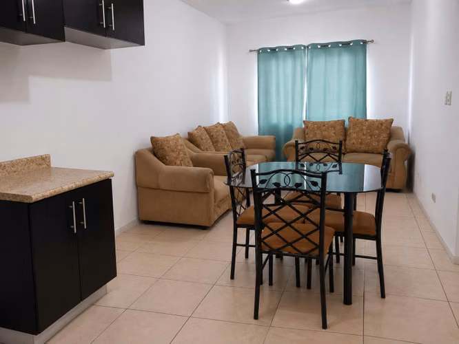 Apartamento Semi-Amueblado en Renta, Torres Villa Linda