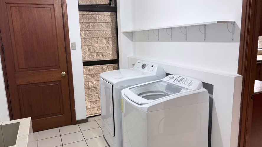 Rento apartamento en Zona 10 EDIFICIO TIFFANY - Imagen 16