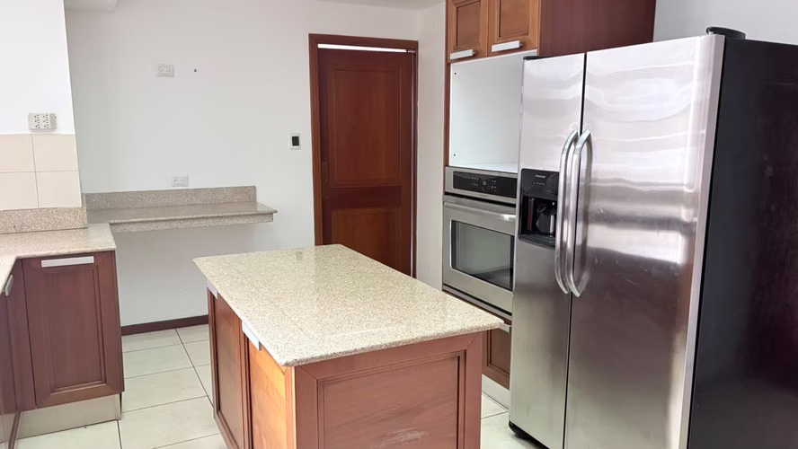 Rento apartamento en Zona 10 EDIFICIO TIFFANY - Imagen 12