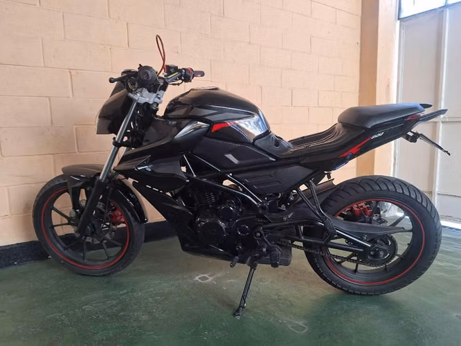 MOVESA, VENDO BONITA MOTOCICLETA
