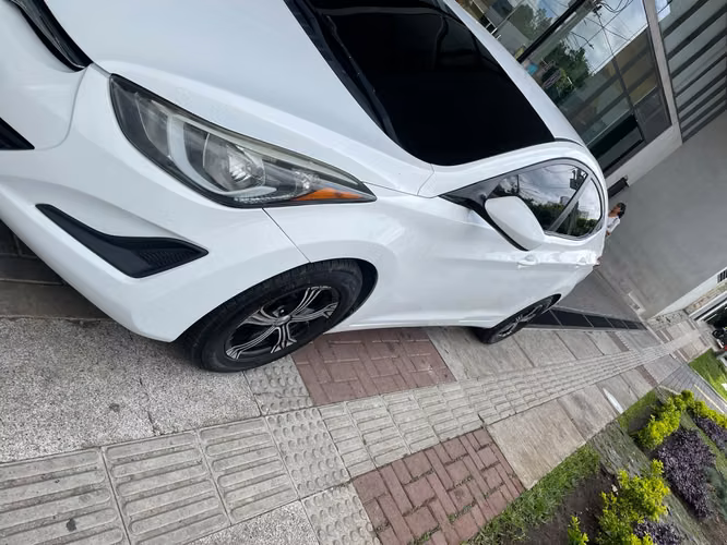 HYUNDAI ELANTRA SE 2016 - Imagen 2