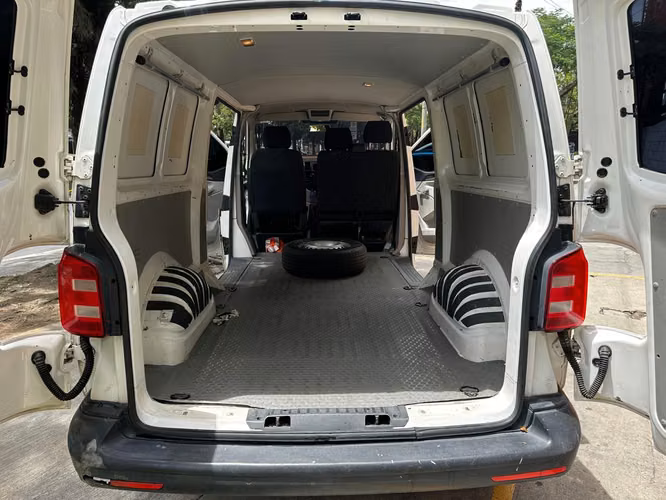 Panel Volkswagen Transporter 2017 de agencia