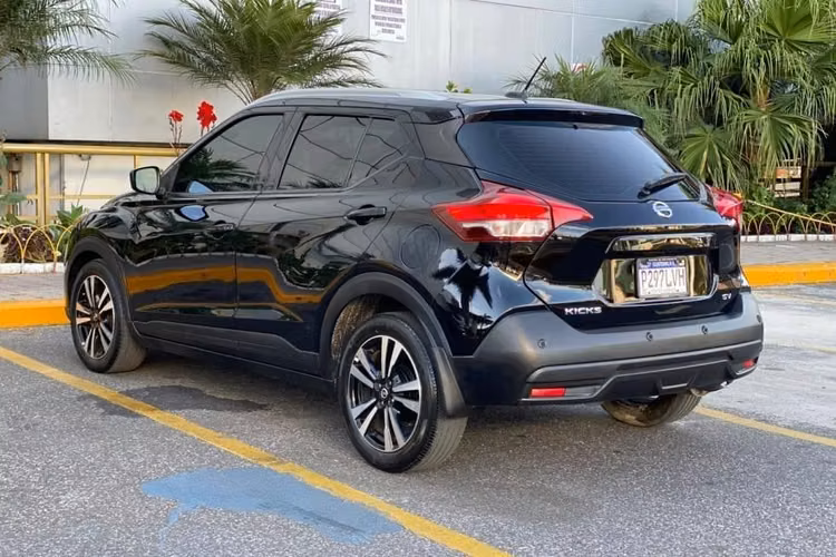 NISSAN KICKS 2020, SV 2WD, 10 BOLSAS DE AIRE INTACTAS, RECIEN IMPORTADA