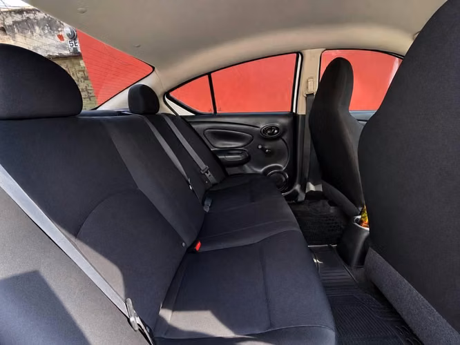  ¡Nissan Versa Sedán 2013 – Comodidad, economía y confiabilidad!  - Imagen 6