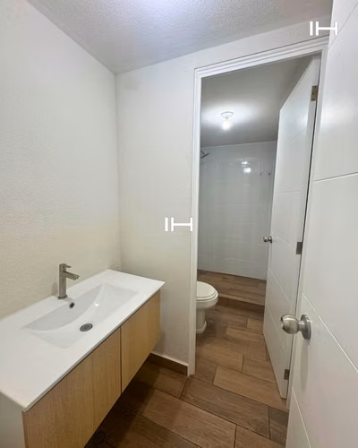 APARTAMENTO EN VENTA ZONA 16 EN PRIMER NIVEL CON JARDIN - Imagen 9