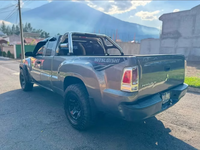 MITSUBISHI RAIDER EXTENDED CAB 4X2 