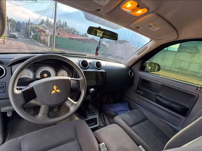 MITSUBISHI RAIDER EXTENDED CAB 4X2 