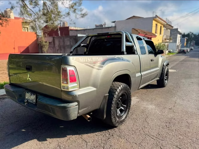 MITSUBISHI RAIDER EXTENDED CAB 4X2 