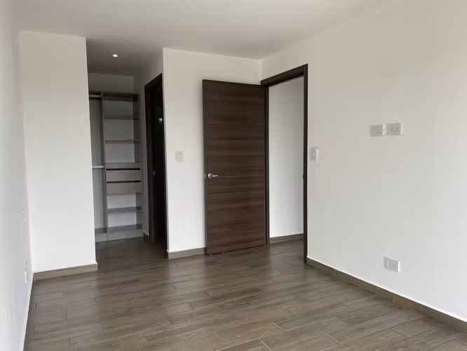 Apartamento de 2 Habitaciones en zona 15, Parque 15 - Imagen 7
