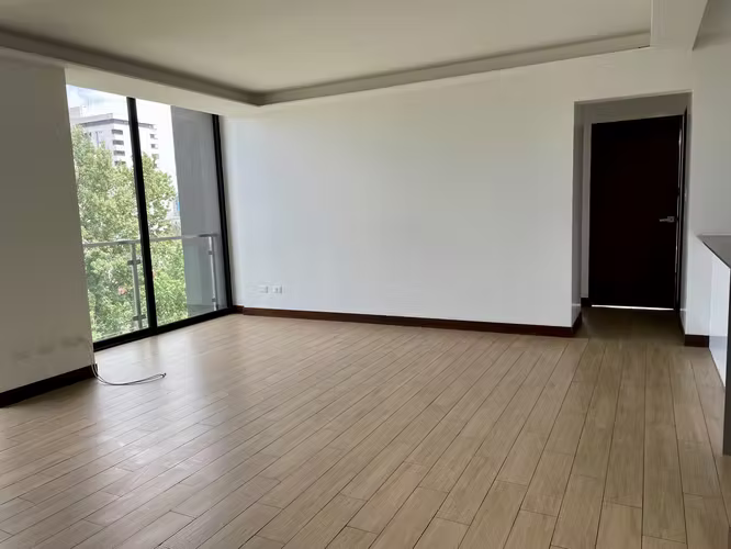 Lindo Apartamento de 2 Habitaciones en Vista Hermosa 2