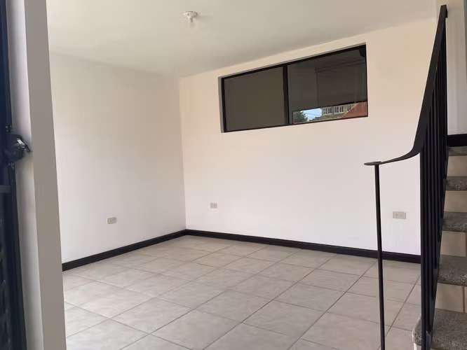 Alquilo Casa en Los Manantiales Km 19 a San José Pinula - Imagen 6