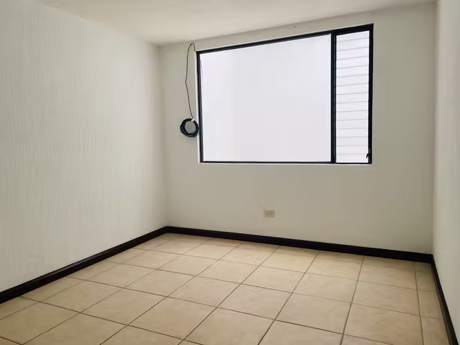 Alquilo Casa en Los Manantiales Km 19 a San José Pinula - Imagen 12