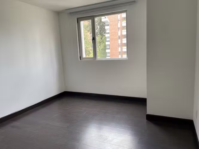 Apartamento de 3 Habitaciones en zona 14 - Imagen 8