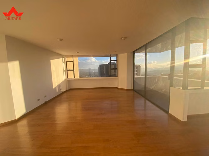 Apartamento en venta en zona 14, Villa Vistana