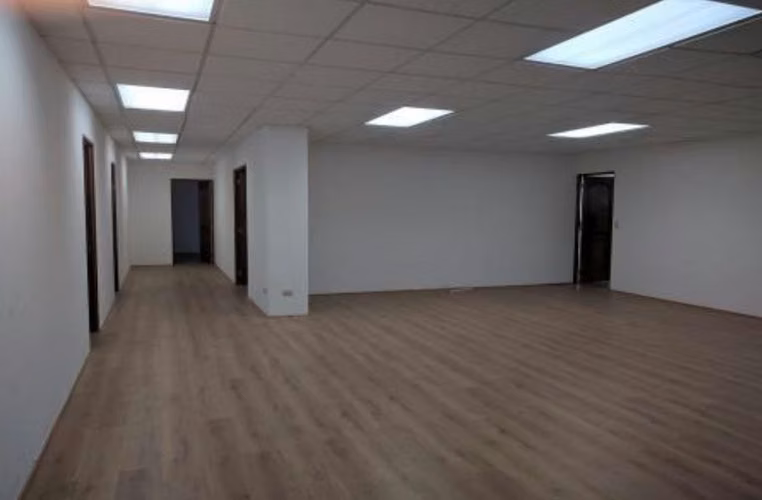 Edificio en zona 10 - Imagen 2