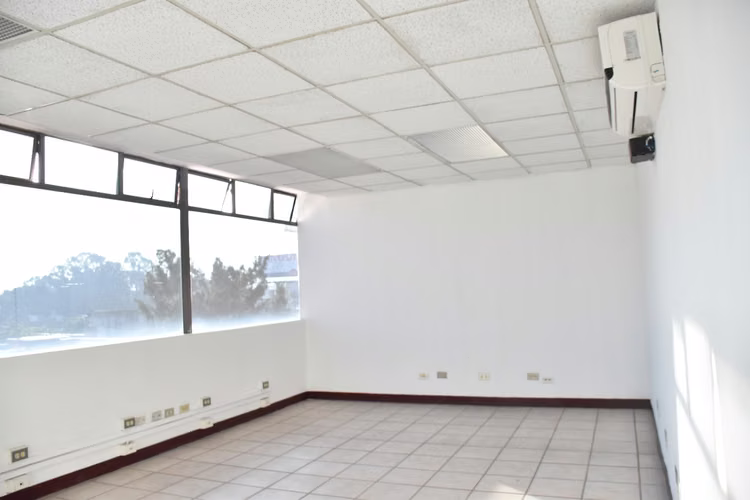 Edificio en zona 10 - Imagen 3