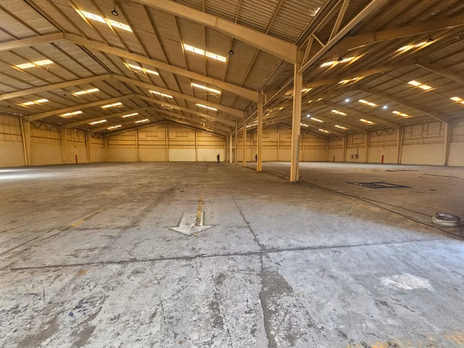 EXCELENTE BODEGA INDUSTRIAL VILLA NUEVA, CERCA DE CA-9 SUR - Imagen 9