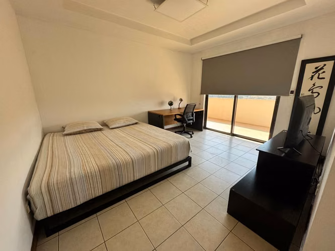 Amplio apartamento en zona 15, ubicación estratégica rodeado de vegetación. Amoblado o sin amoblar - Imagen 7