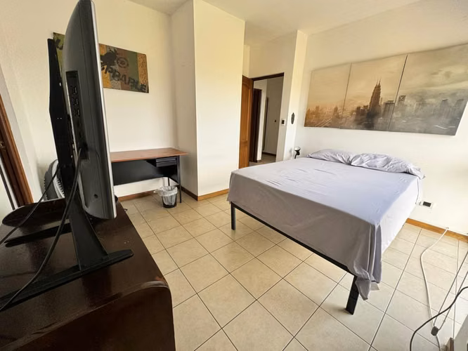 Amplio apartamento en zona 15, ubicación estratégica rodeado de vegetación. Amoblado o sin amoblar - Imagen 10