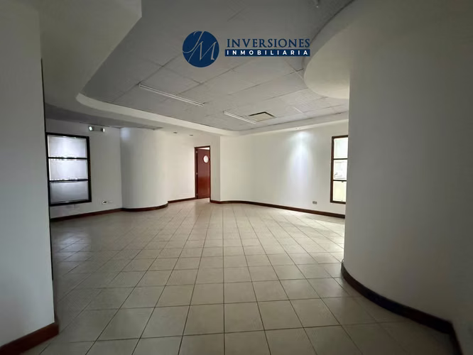 Oficina En Venta Con 216 mts En Zona 10 - Imagen 6