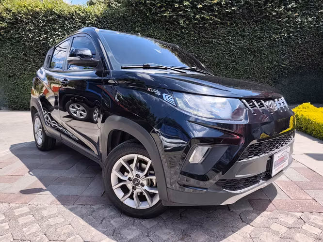 Mahindra Kuv 100 Modelo 2023