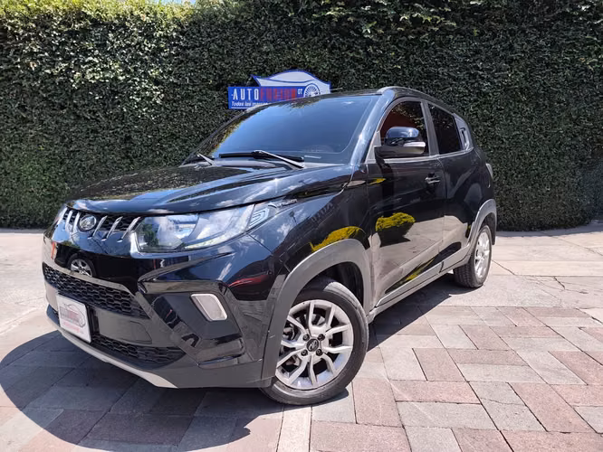 Mahindra Kuv 100 Modelo 2023