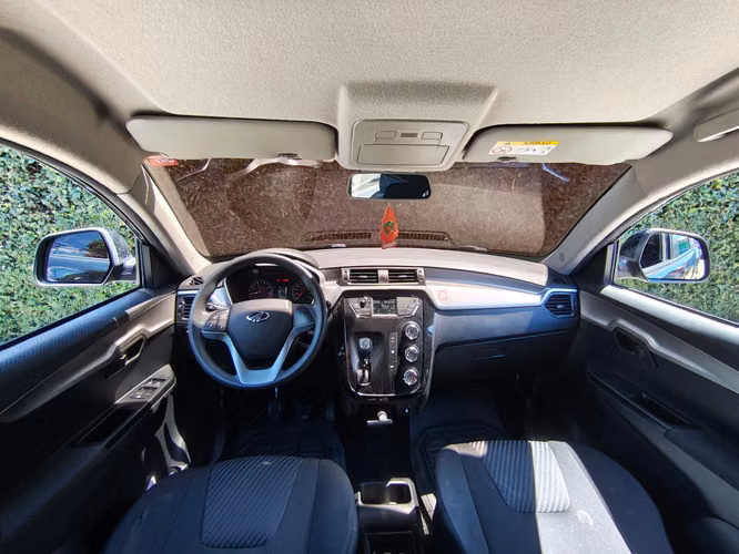 Mahindra Kuv 100 Modelo 2023