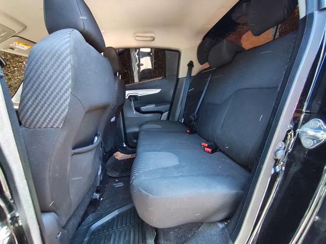 Mahindra Kuv 100 Modelo 2023