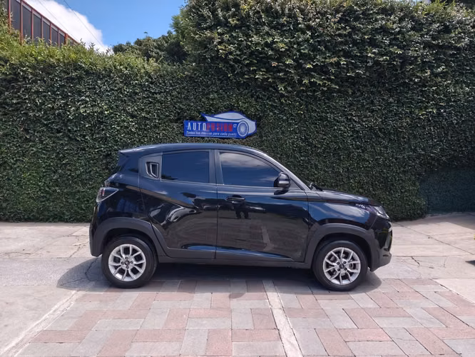 Mahindra Kuv 100 Modelo 2023
