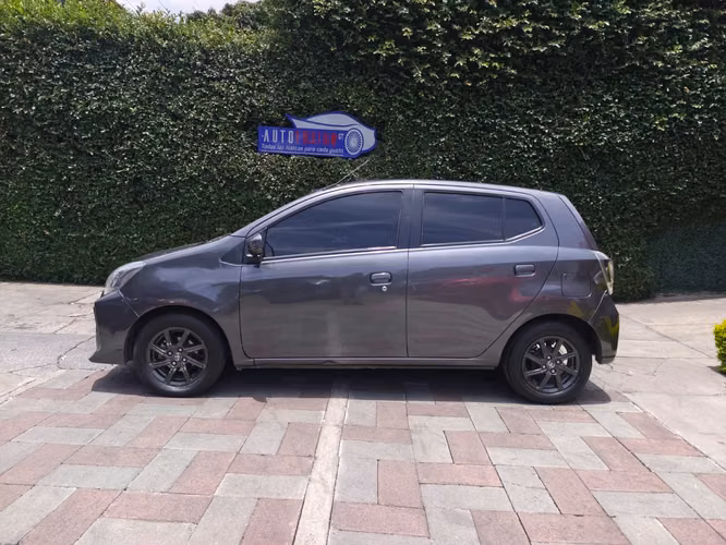 Toyota Agya Modelo 2022 de agencia 