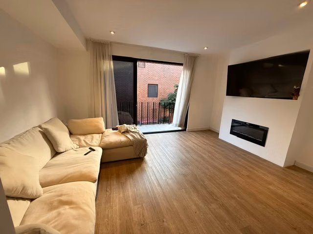 Vendo casa en Zona 13 CONDOMINIO CAÑADAS DE ELGIN - Imagen 8