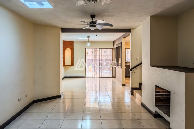 Casa en San Cristóbal, Zona 8 de Mixco