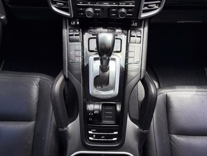 Porsche Cayenne de Agencia Modelo 2012