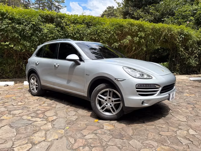 Porsche Cayenne de Agencia Modelo 2012