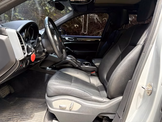 Porsche Cayenne de Agencia Modelo 2012