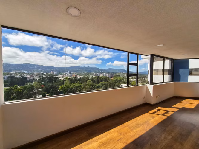 Rento apartamento con linda vista, totalmente remodelado en Villasbosque Zona 14