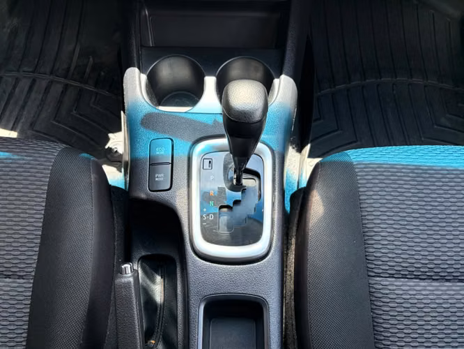 Toyota Hilux de Agencia Modelo 2022 - Imagen 9